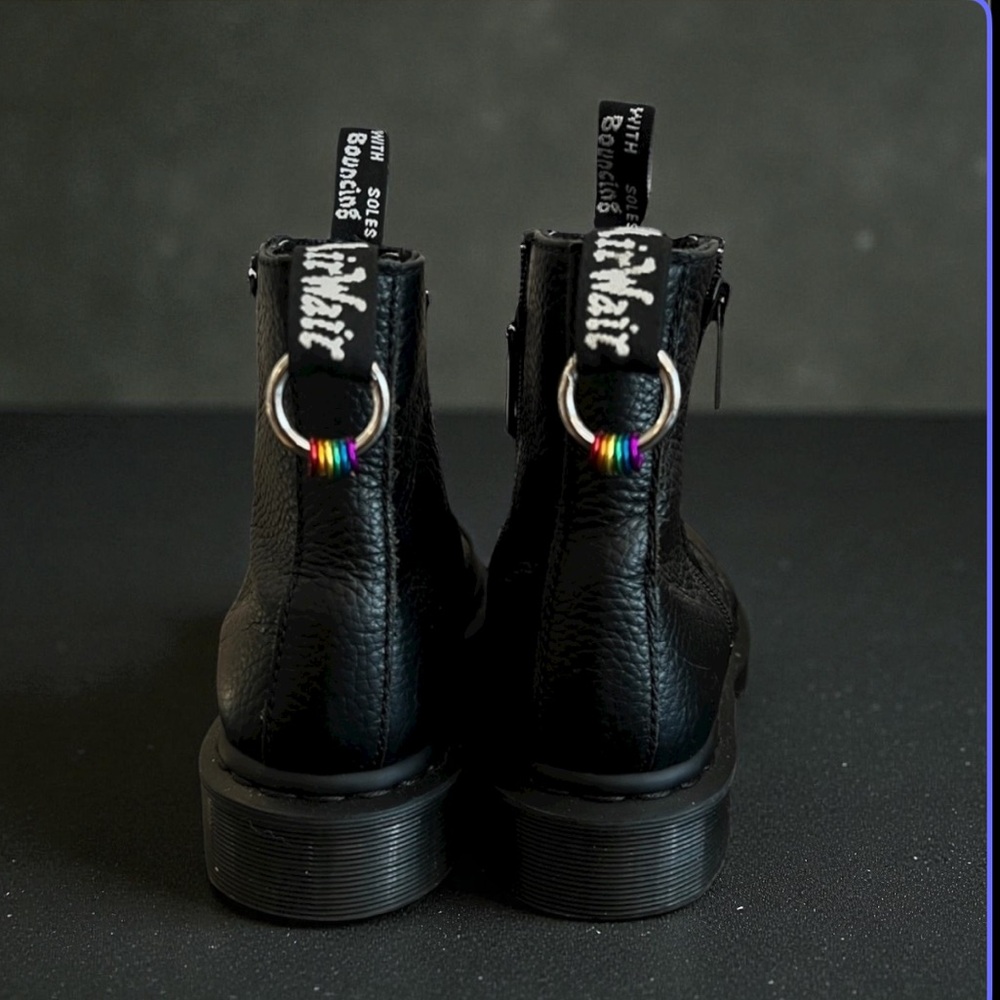 Rainbow Rings boot charms